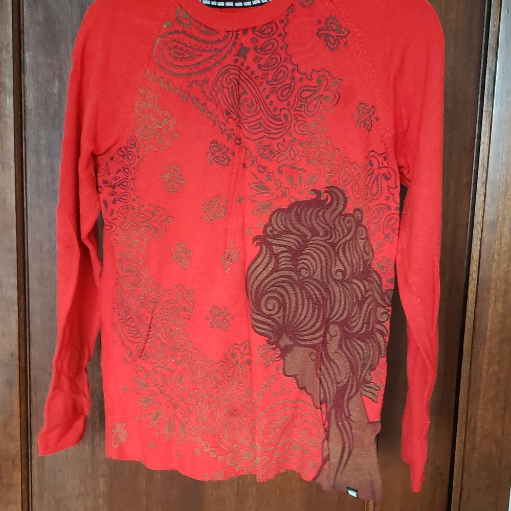 Van's longlseeve sweater